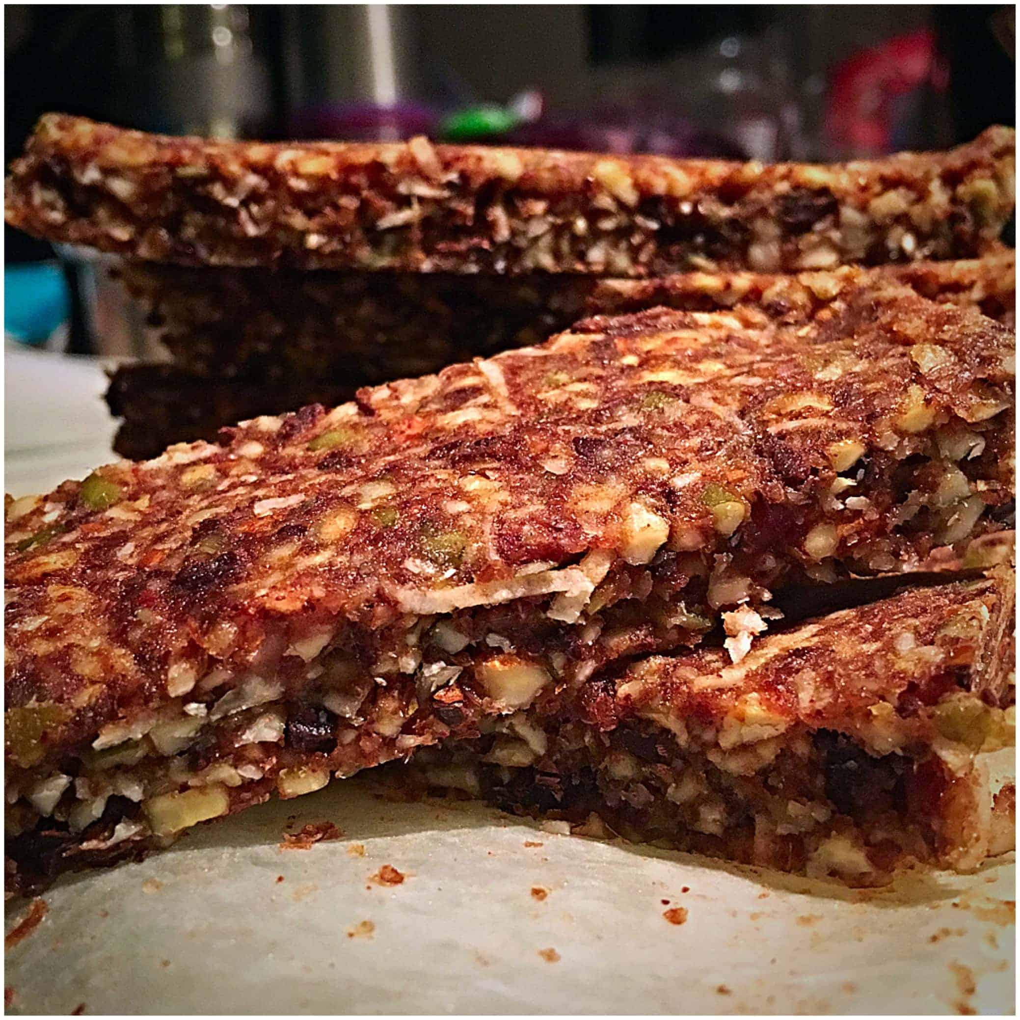 Healthy Cookie Dough Granola Bars (Glutenfree, Paleo, Vegan)