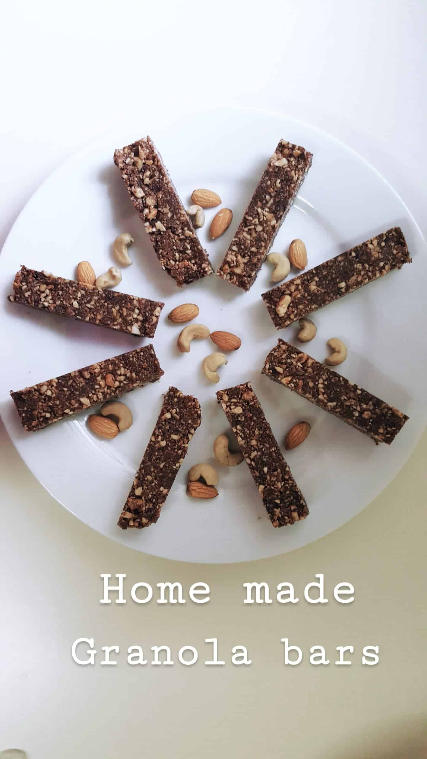 Healthy Cookie Dough Granola Bars (Glutenfree, Paleo, Vegan)