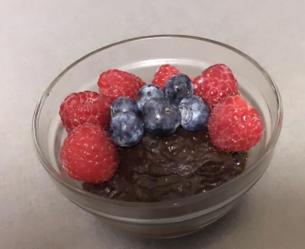 Chocolate Avocado Pudding (with Chia Seeds) (Vegan & Paleo)